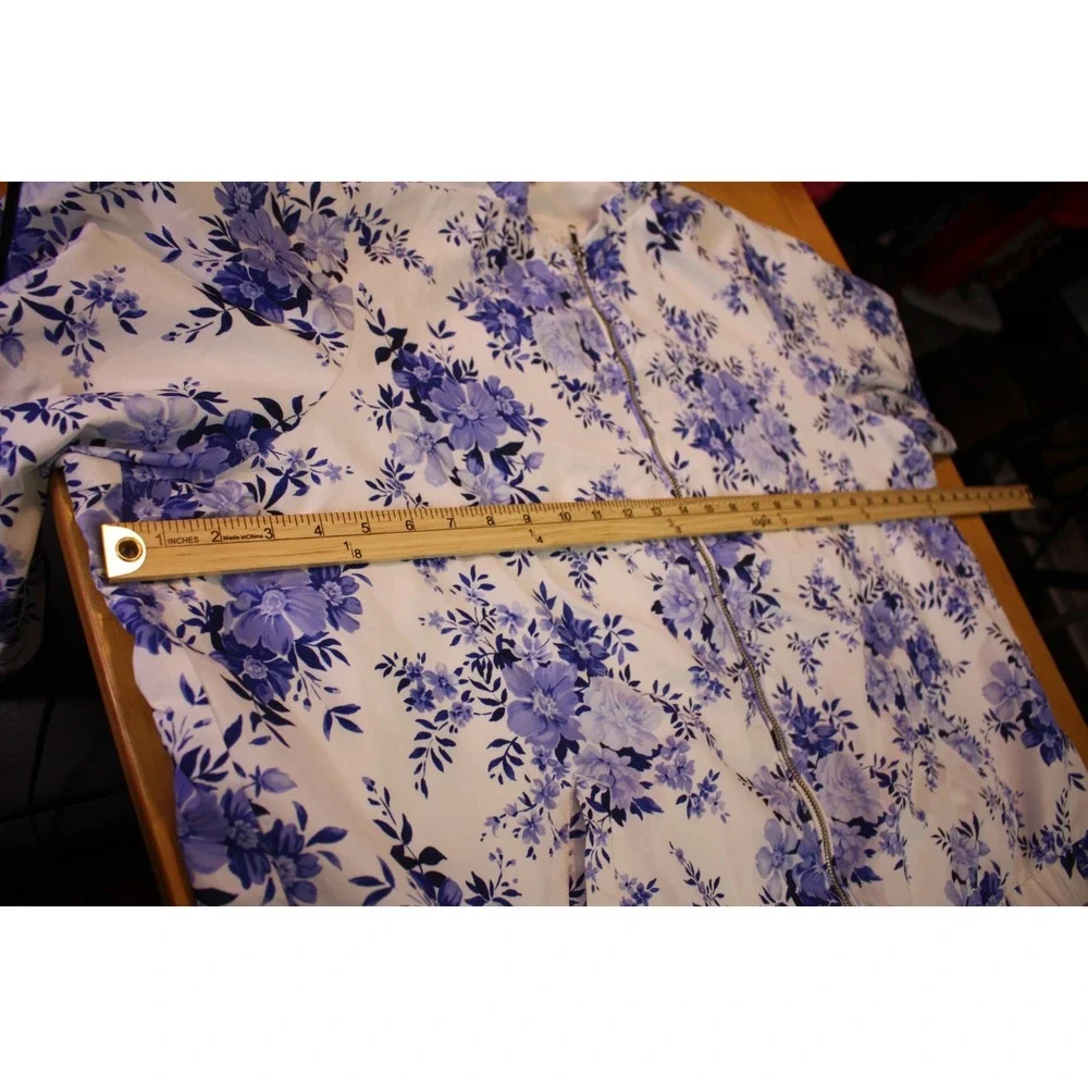 Torrid Jacket Womens Size 3X Blue Floral Athletic Windbreaker Collarless Street